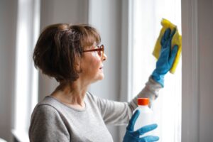 DIY indoor window cleaning tips streak-free