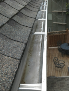 clean gutter after hire professionals to clean gutters